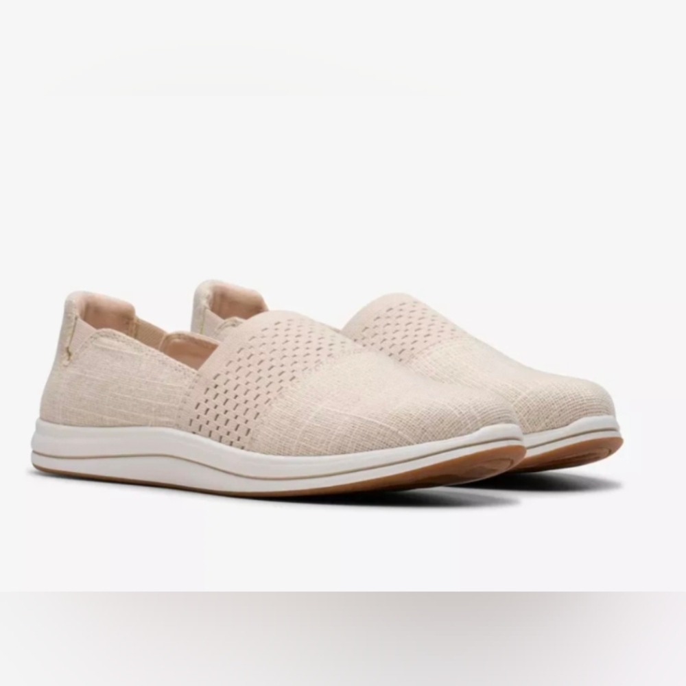 NWB Clarks Breeze Vibe Flats Sneakers Slip On Comfort Shoes Tan Size 10M